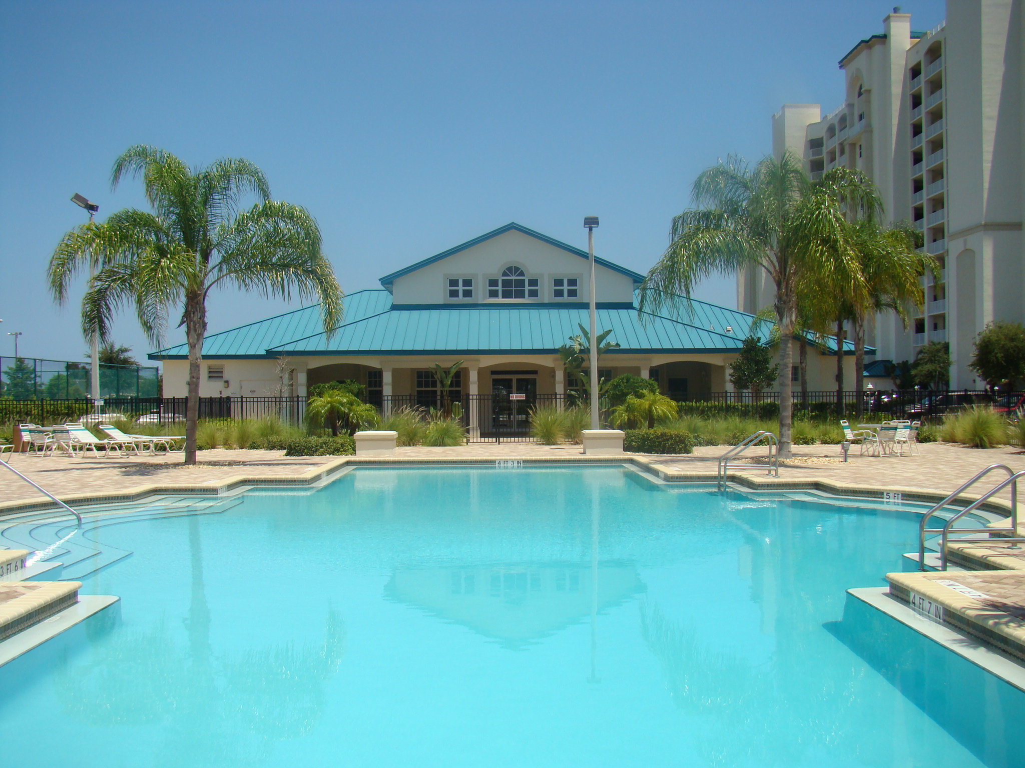 Harbor Pointe Pool Clubhouse